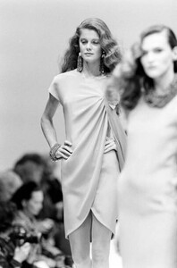 NRossi-MilaSchonSpring-1990-CoutureCollection  (4).jpg