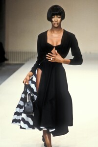 Naomi_Campbell_Azzedine_Alaia_SS1990_05.jpg
