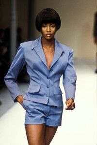 Naomi_Campbell_Azzedine_Alaia_SS1990_08.jpg