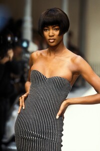 Naomi_Campbell_Azzedine_Alaia_SS1990_10.jpg