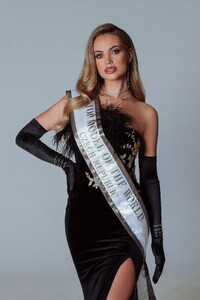Natálie Kočendová won the Top Model of the World 2022 competition (3).JPG