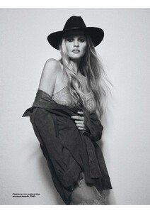 Numéro France 256 October 2025_2.jpg