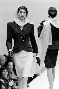 PerineF-MilaSchonSpring-1990-CoutureCollection   (1).jpg