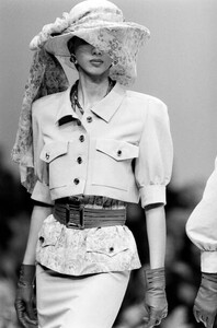 PerineF-MilaSchonSpring-1990-CoutureCollection   (3).jpg