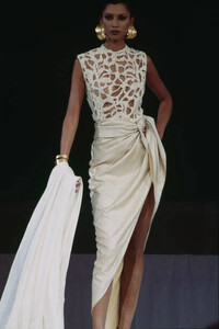 PerineFernando-Lecoanet Hemant  - Haute Couture FallWinter 1993-1994 (2b).jpg