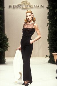 Pierre Balmain 1996 Haute Couture 23.jpg