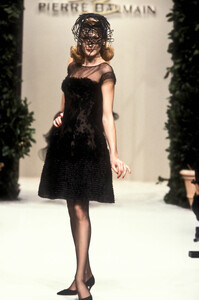 Pierre Balmain 1996 Haute Couture 4.jpg