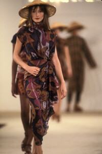 Ralph Lauren 1994 Women RTW 26.jpg