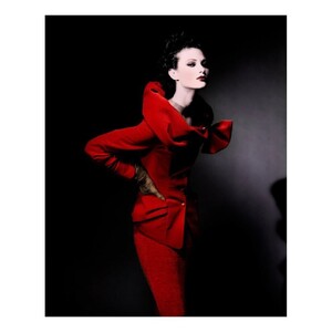 Shalom_Harlow_VogueDE90s_GiovanniGastel.jpg