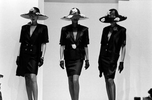 SoCole-MilaSchonSpring-1990-CoutureCollection   (9).jpg