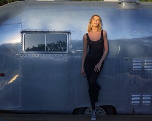 Stella Maxwell - Instagram [2022.10.11] 4.jpg