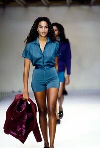 Stephanie_Roberts_Azzedine_Alaia_SS1990_01.jpg