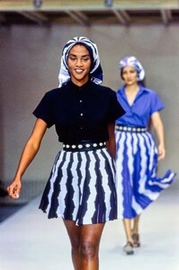 Stephanie_Roberts_Azzedine_Alaia_SS1990_03.jpg