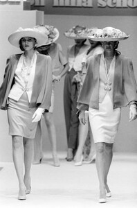 Sylvie Gueguen-MilaSchonSpring-1990-CoutureCollection  (11).jpg