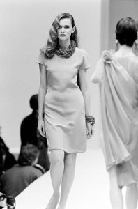 Sylvie Gueguen-MilaSchonSpring-1990-CoutureCollection  (6).jpg