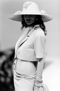 Sylvie Gueguen-MilaSchonSpring-1990-CoutureCollection 10 (4).jpg