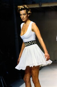 Tatjana_Patitz_Azzedine_Alaia_SS1990_05.jpg