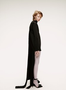 US Elle September 2025_2.jpg