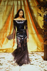 Valentino 1994 Haute Couture 110.jpg