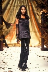 Valentino 1994 Haute Couture 78.jpg