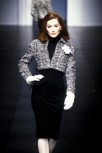 Valentino 1995 Women RTW 144.jpg