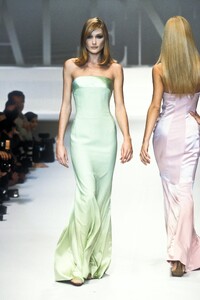 Valentino 1996 Women RTW 187.jpg