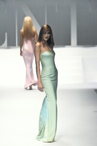 Valentino 1996 Women RTW 188.jpg