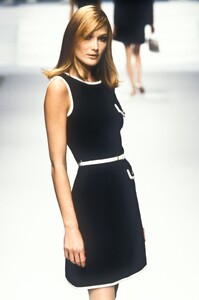 Valentino 1996 Women RTW 23.jpg