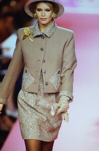 Valentino Couture FW 1991 16.jpg