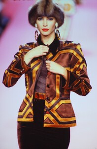 Valentino Couture FW 1991 2.jpg