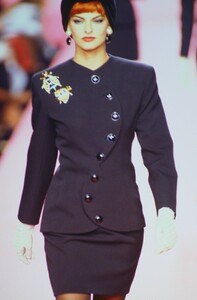 Valentino Couture FW 1991 22.jpg