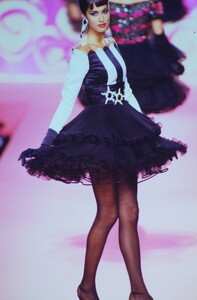 Valentino Couture FW 1991 50.jpg