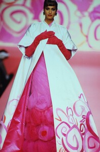 Valentino Couture FW 1991 60.jpg