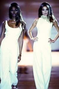 Versace-SS-92-23.jpg
