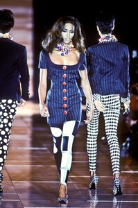 Versace 1991 Women RTW 155.jpg