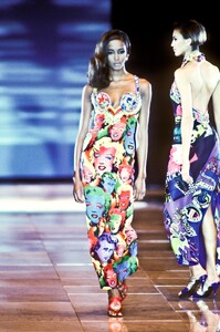 Versace 1991 Women RTW 160.jpg