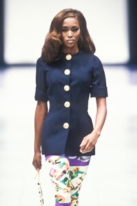 Versace 1991 Women RTW 41.jpg