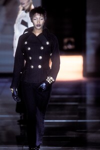 Versace 1993 Women RTW 108.jpg