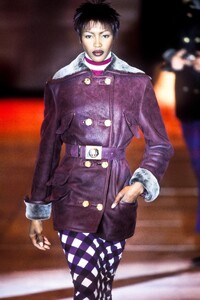 Versace 1993 Women RTW 30.jpg