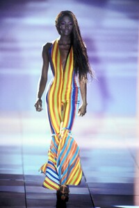 Versace 1993 Women RTW 85.jpg