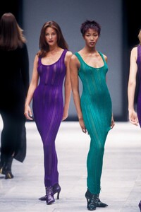 Versace 1993 Women RTW 92.jpg