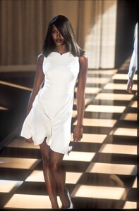 Versace 1996 Women RTW 56.jpg