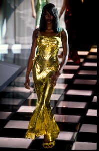 Versace 1996 Women RTW 61.jpg