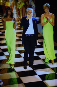 Versace 1996 Women RTW 87.jpg