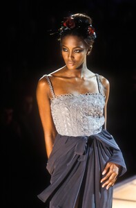 Versace 1997 Women RTW 127.jpg