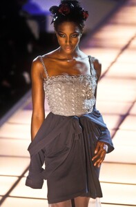 Versace 1997 Women RTW 128.jpg