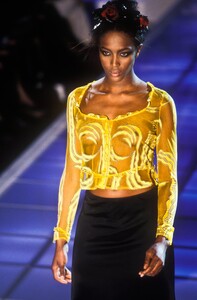 Versace 1997 Women RTW 135.jpg