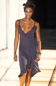 Versace 1997 Women RTW 19.jpg