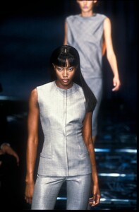 Versace 1998 Women RTW 2.jpg