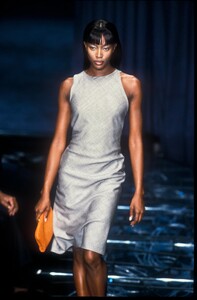 Versace 1998 Women RTW 5.jpg